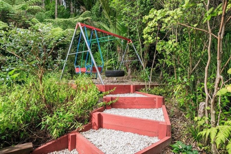 Photo of property in 98 Pemberton Avenue, Bayview, Auckland, 0629