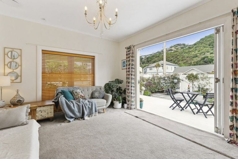 Photo of property in 159 Queens Drive, Lyall Bay, Wellington, 6022