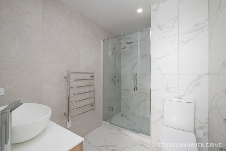 Photo of property in 27a Dawnhaven Drive, Te Atatu Peninsula, Auckland, 0610