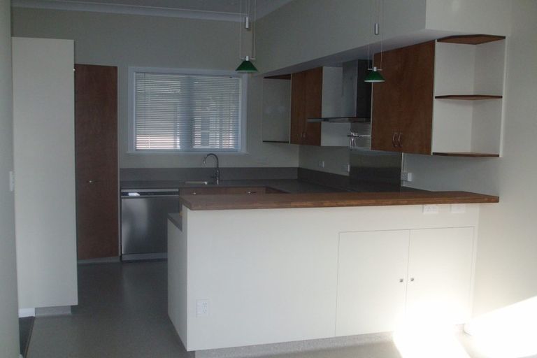 Photo of property in 52 Milne Terrace, Island Bay, Wellington, 6023