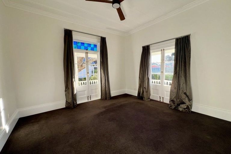 Photo of property in 1 Mozeley Avenue, Devonport, Auckland, 0624