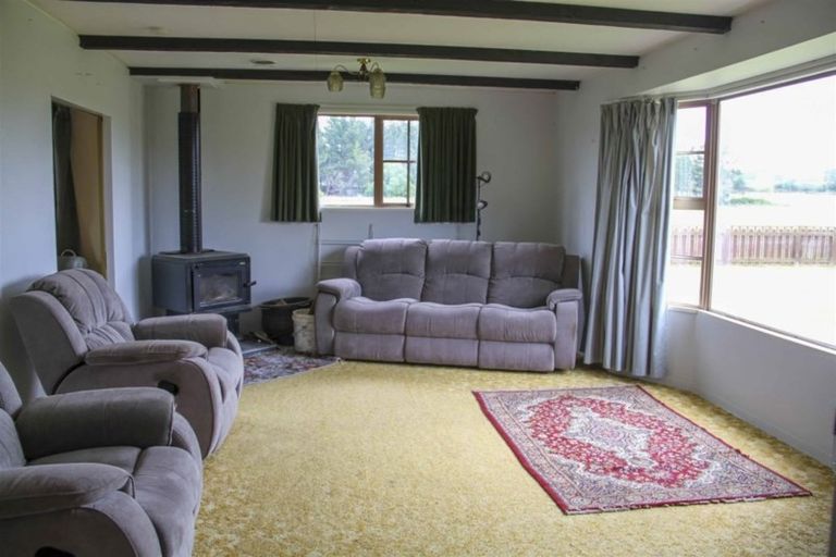 Photo of property in 68 Clifden Highway, Tuatapere, 9691