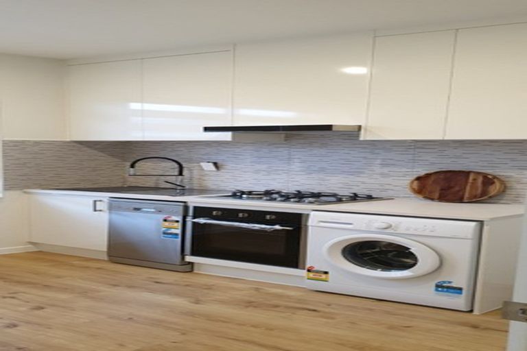 Photo of property in 4 Kauri Grove Drive, Kumeu, 0810