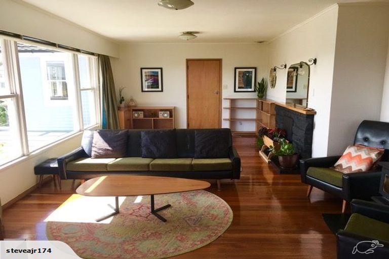 Photo of property in 105 Black Rock Road, Newlands, Wellington, 6037