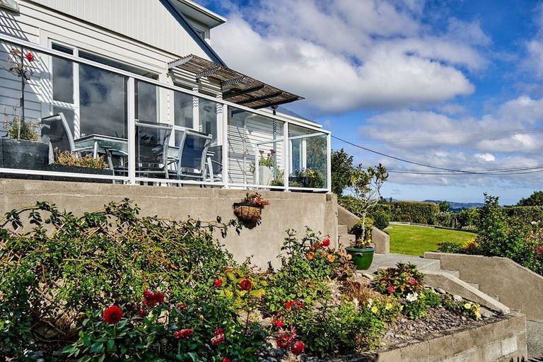 Photo of property in 1 Singers Road, Korokoro, Lower Hutt, 5012