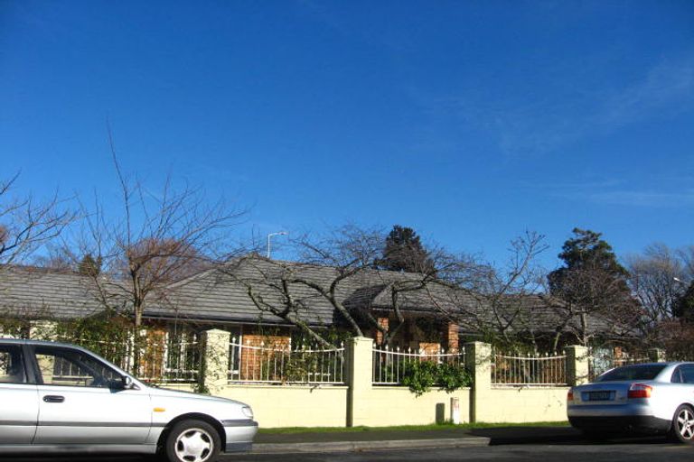 Photo of property in 2/2 Valley Road, Cashmere, Christchurch, 8022