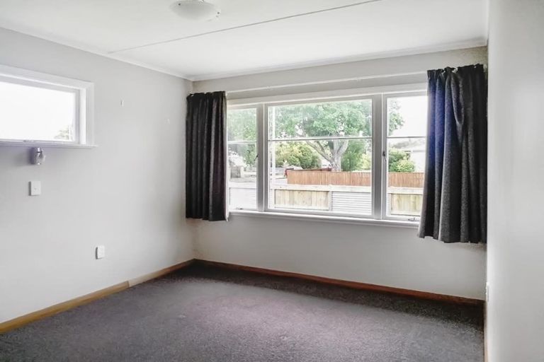 Photo of property in 2 Tern Place, Hokowhitu, Palmerston North, 4410