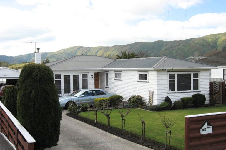 Photo of property in 70 Wainuiomata Road, Wainuiomata, Lower Hutt, 5014