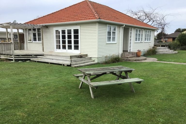 Photo of property in 2/1 Gardiner Street, Westshore, Napier, 4110