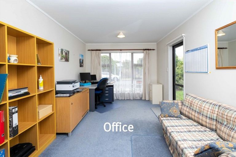 Photo of property in 4 Redwood Place, Te Awanga, 4102