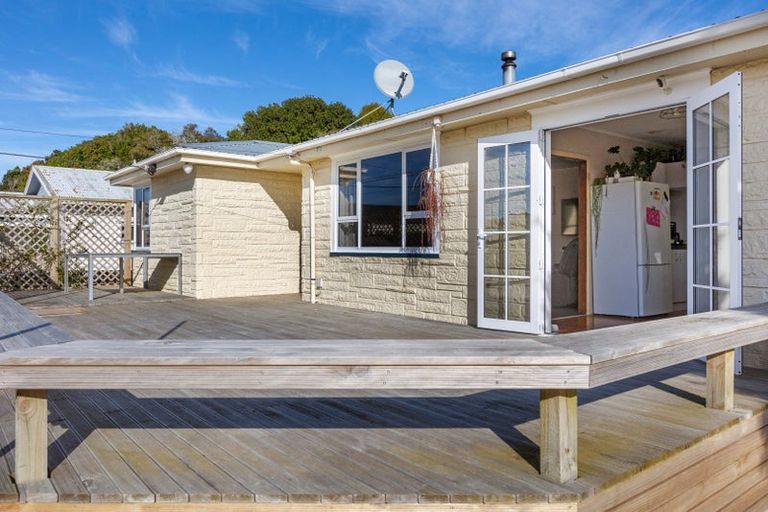 Photo of property in 16 Cumming Street, Okato, 4335