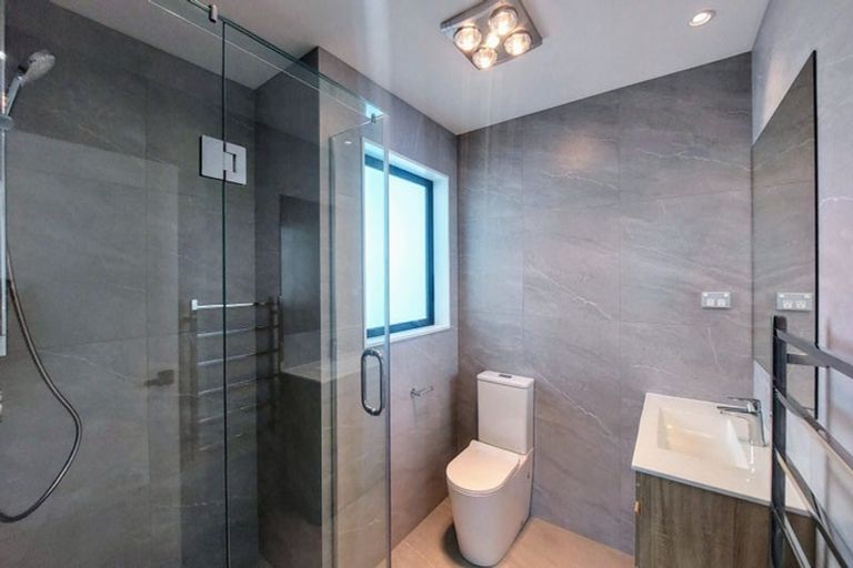 Photo of property in 345 East Coast Road, Mairangi Bay, Auckland, 0630