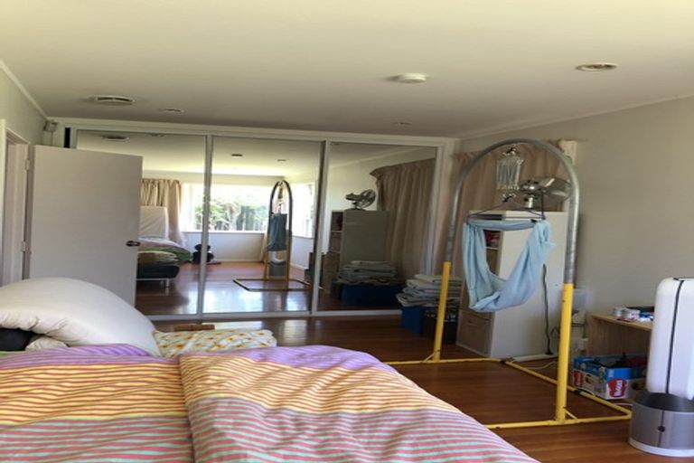 Photo of property in 4 La Trobe Street, Pakuranga Heights, Auckland, 2010