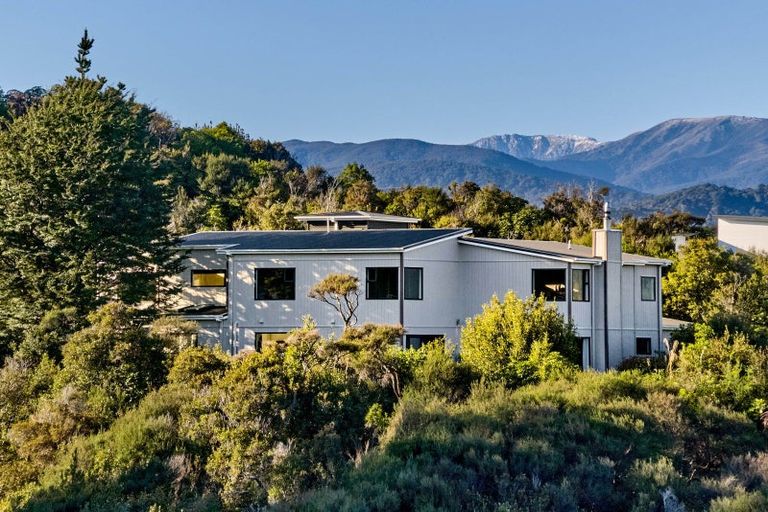 Photo of property in 67 Mount Marua Way, Timberlea, Upper Hutt, 5018