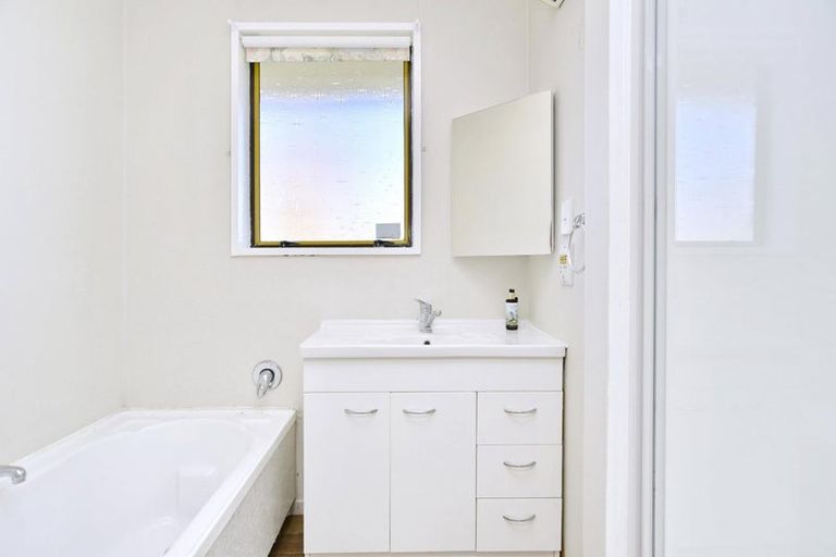 Photo of property in 1/17 Castile Place, Belfast, Christchurch, 8051