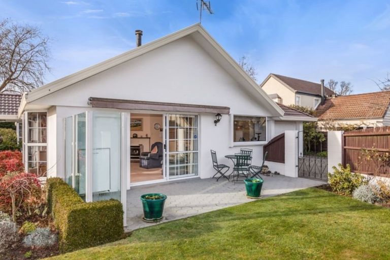 Photo of property in 125 Fendalton Road, Fendalton, Christchurch, 8014