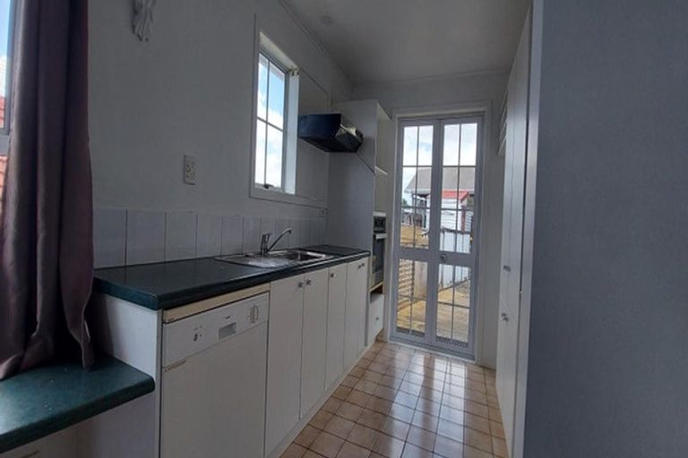 Photo of property in 129 Mcleod Road, Te Atatu South, Auckland, 0610