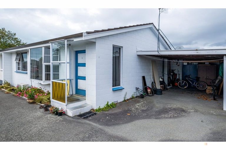 Photo of property in 2/90 Avenue Road, West End, Timaru, 7910