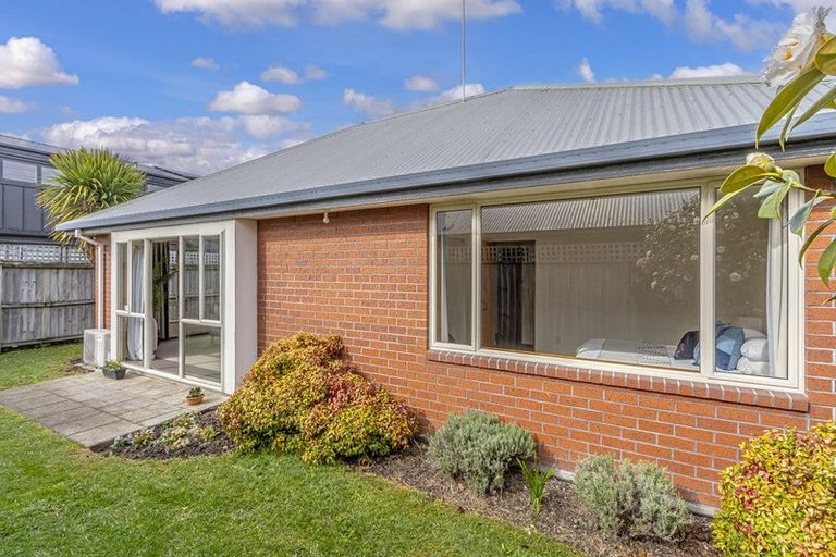 Photo of property in 35 Winton Street, St Albans, Christchurch, 8014