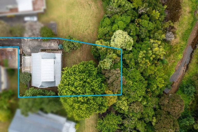 Photo of property in 2/128 Lynn Road, Bayview, Auckland, 0629