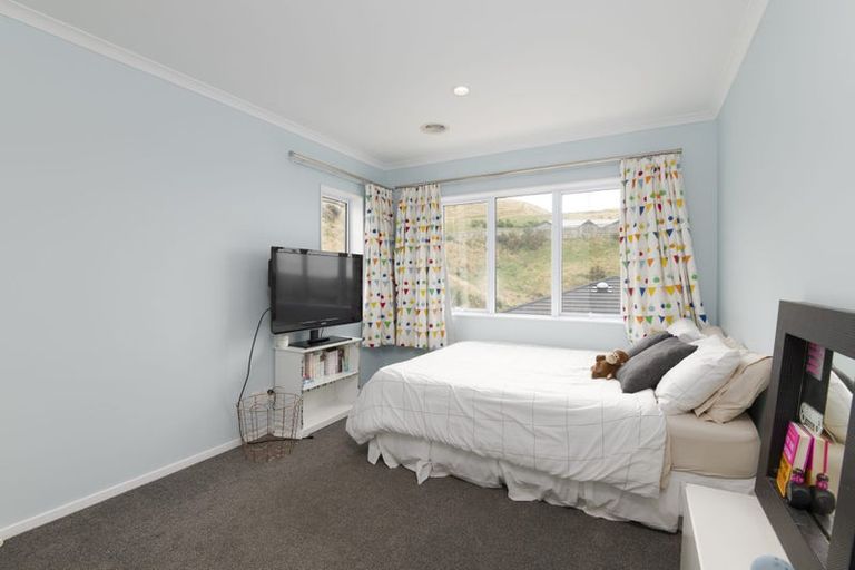 Photo of property in 17 Bickerton Rise, Churton Park, Wellington, 6037
