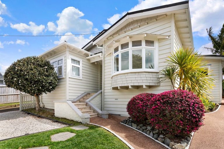 Photo of property in 12 Ngataringa Road, Devonport, Auckland, 0624