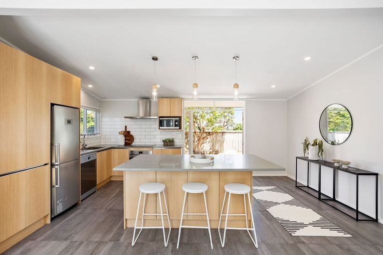 Photo of property in 4 Gladys Avenue, Glenfield, Auckland, 0629