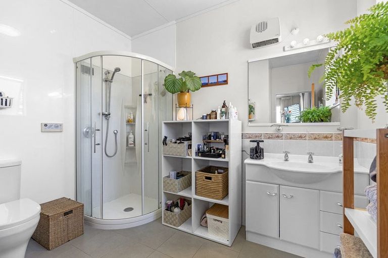 Photo of property in 8 Chatswood Grove, Fitzroy, New Plymouth, 4312