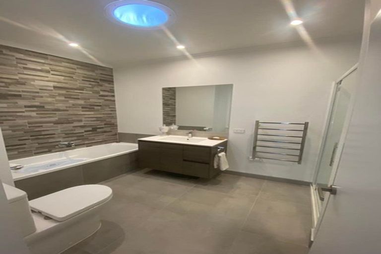 Photo of property in 2/42 Nugget Avenue, Hobsonville, Auckland, 0616