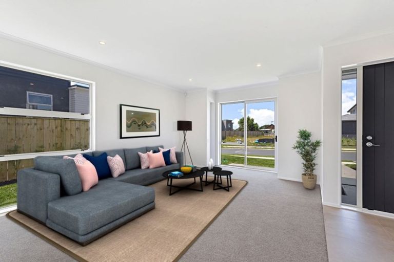 Photo of property in 14 Couldrey Crescent, Red Beach, 0932