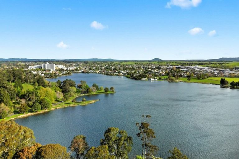 Photo of property in 11 Lake Domain Drive, Frankton, Hamilton, 3204