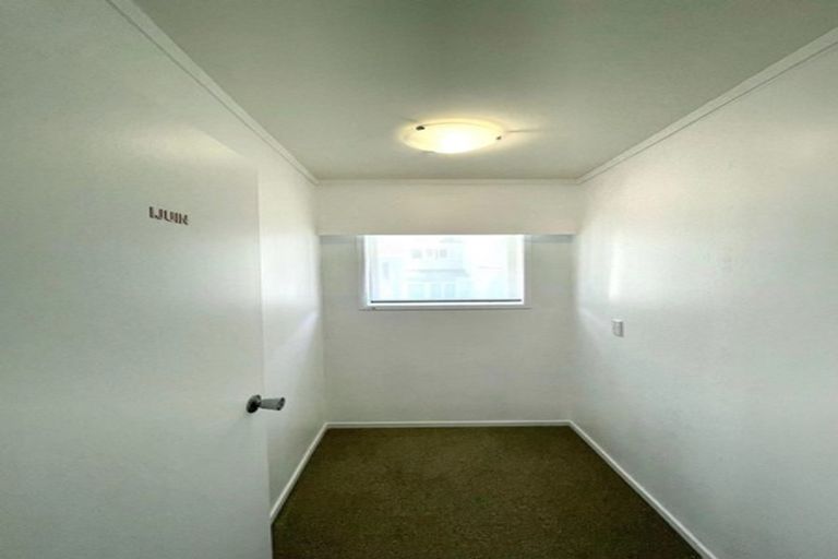 Photo of property in 254 Don Buck Road, Massey, Auckland, 0614