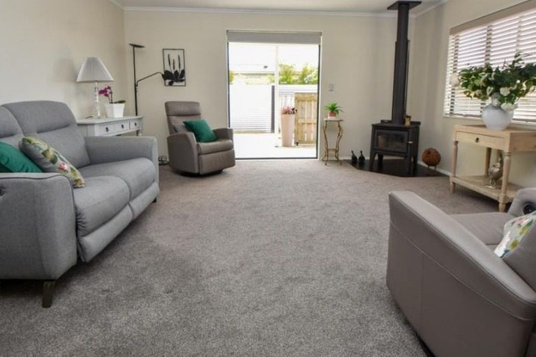 Photo of property in 19a Charles Street, Carterton, 5713