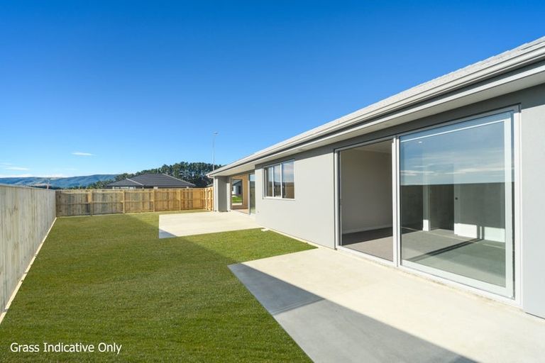Photo of property in 49 Atlantic Drive, Fitzherbert, Palmerston North, 4410