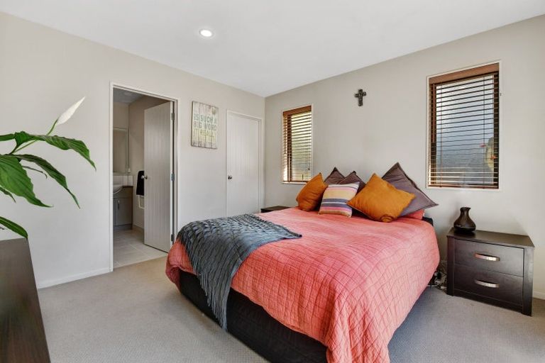 Photo of property in 17 The Rise, Gulf Harbour, Whangaparaoa, 0930