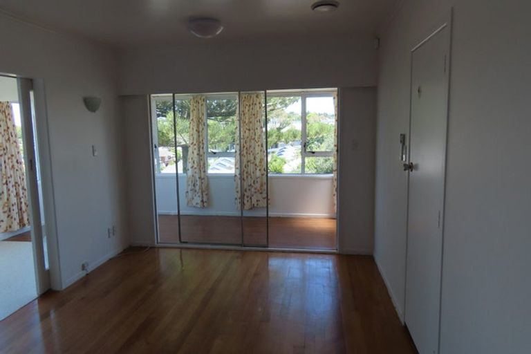 Photo of property in 10 Camelot Place, Glenfield, Auckland, 0629