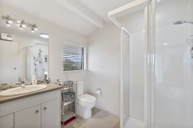 Photo of property in 16 Minchin Crescent, St Andrews, Hamilton, 3200