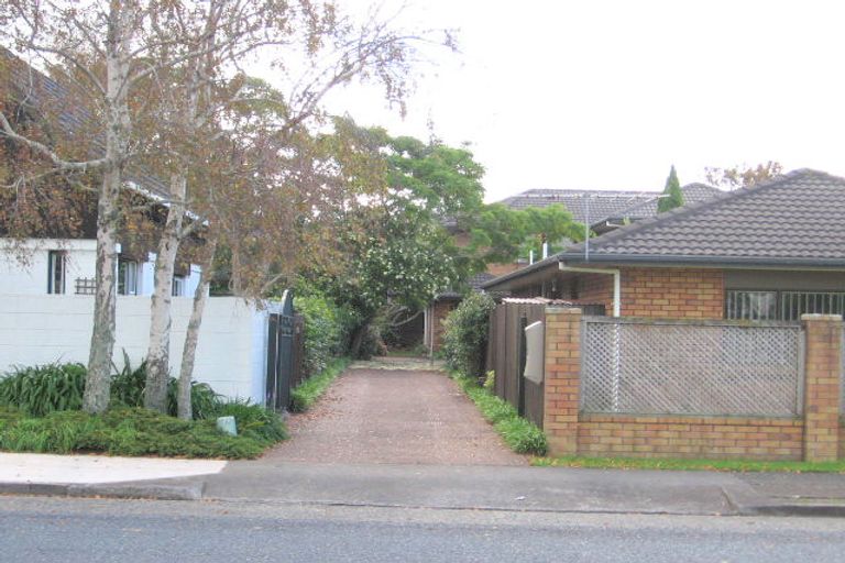 Photo of property in 1/21 Eastern Beach Road, Eastern Beach, Auckland, 2012
