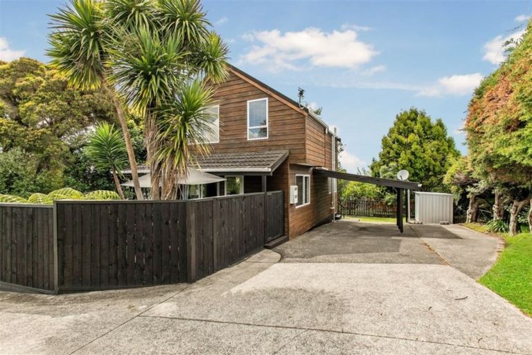 Photo of property in 1/16 Kintara Drive, Massey, Auckland, 0614
