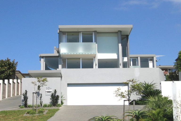 Photo of property in 10a Eastcliffe Road, Castor Bay, Auckland, 0620