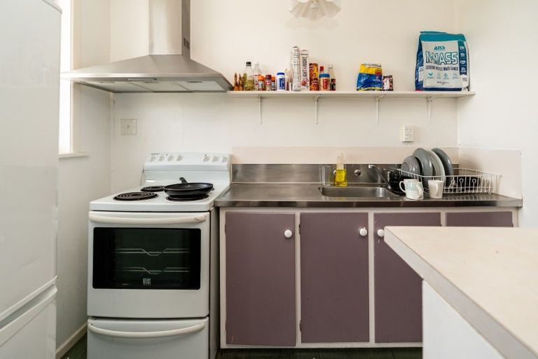 Photo of property in 16 Austin Street, Mount Victoria, Wellington, 6011