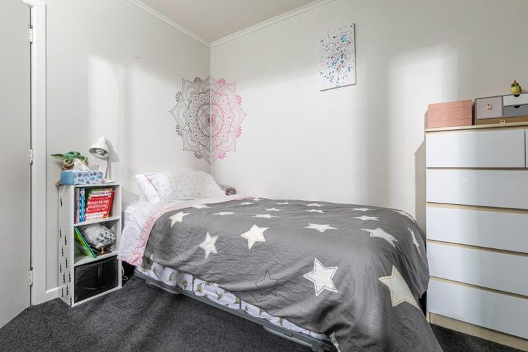 Photo of property in 17 Garelja Road, Henderson, Auckland, 0612