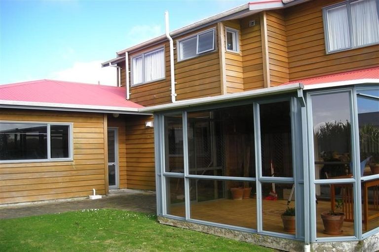 Photo of property in 35 Landsdowne Terrace, Karori, Wellington, 6012