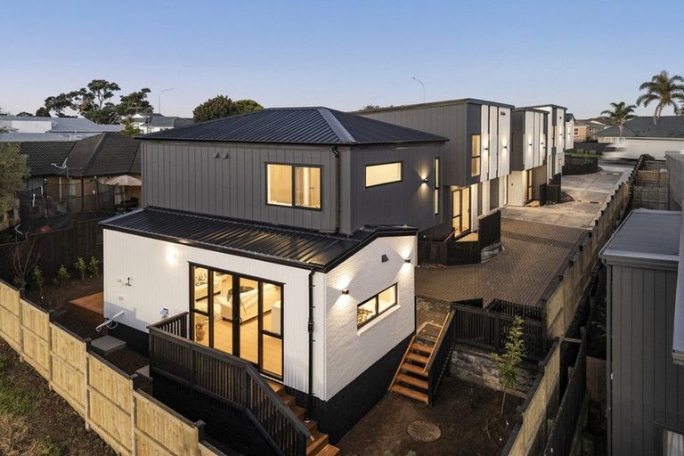 Photo of property in 125 Ridge Road, Howick, Auckland, 2014