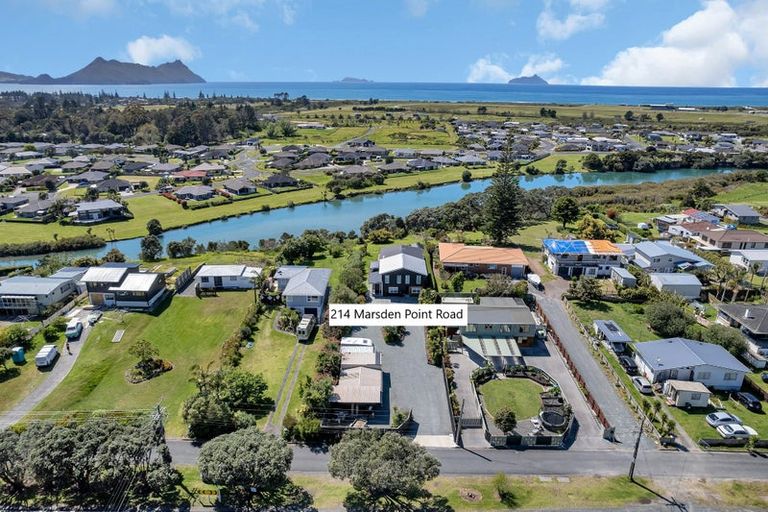 Photo of property in 214 Marsden Point Road, Ruakaka, 0116