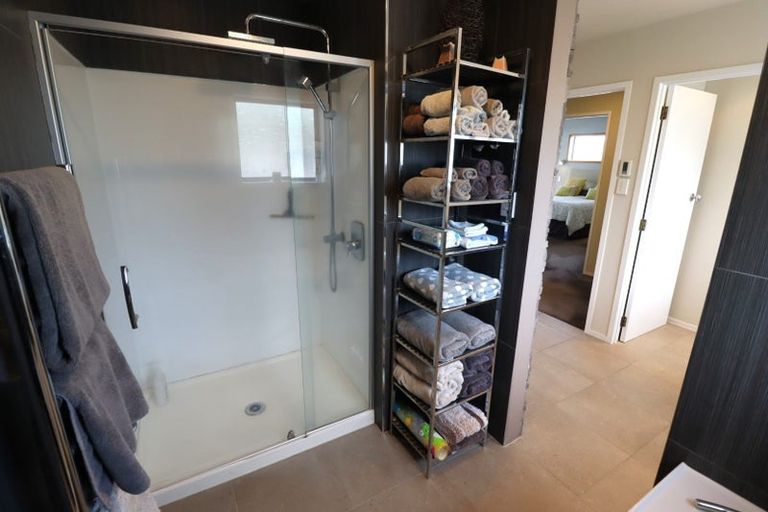 Photo of property in 55 Dignan Street, Point Chevalier, Auckland, 1022