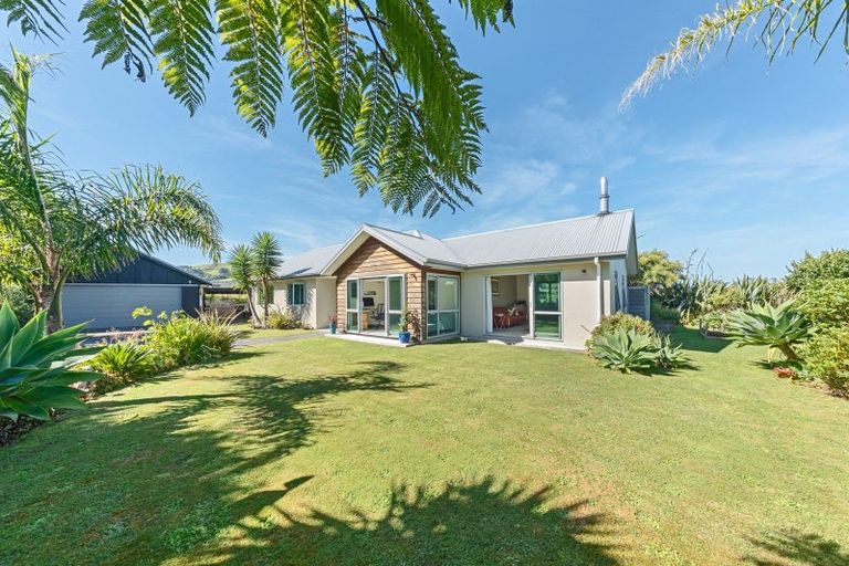 Photo of property in 5a Tui Grove, Oakura, 4314