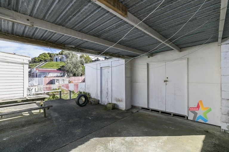 Photo of property in 30 The Parade, Island Bay, Wellington, 6023