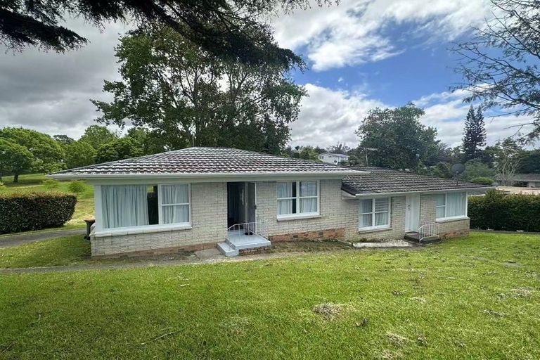 Photo of property in 1/16 Diana Drive, Glenfield, Auckland, 0627