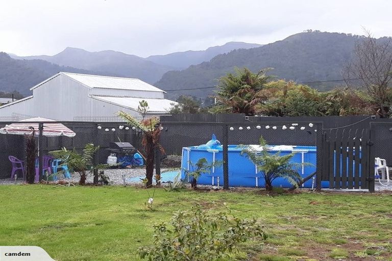 Photo of property in 738 Seven Mile Road, Runanga, 7803